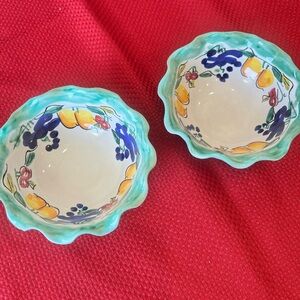Vintage “Taormina” ruffle bowls.